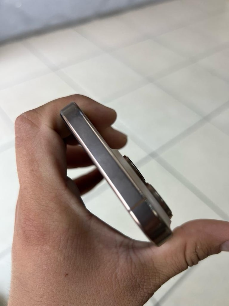 iPhone 16 Pro Yd - 7