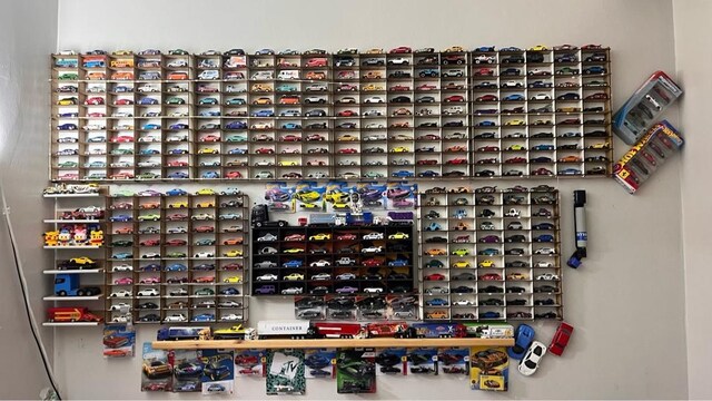 HOTWHEELS & MATCHBOX