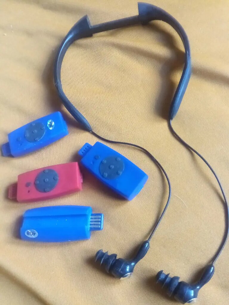 4gb su geçirmez bellek (kulaklık) - 2