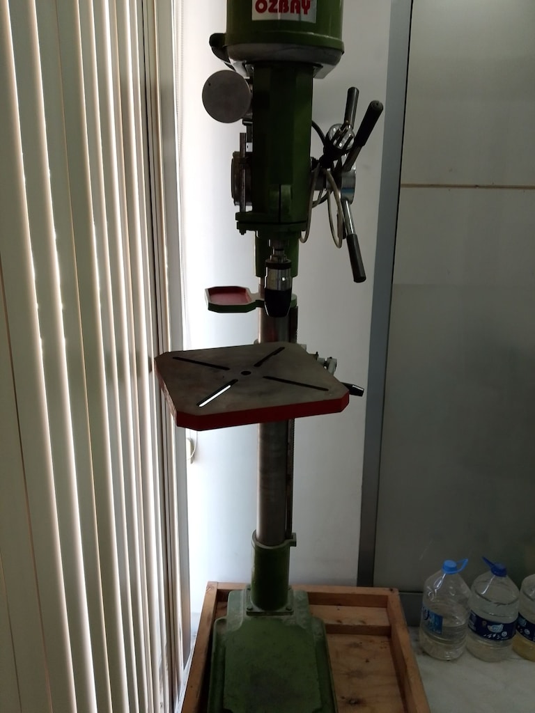 Çok az kullanılmış Sütunlu Matkap Tezgahı - 2