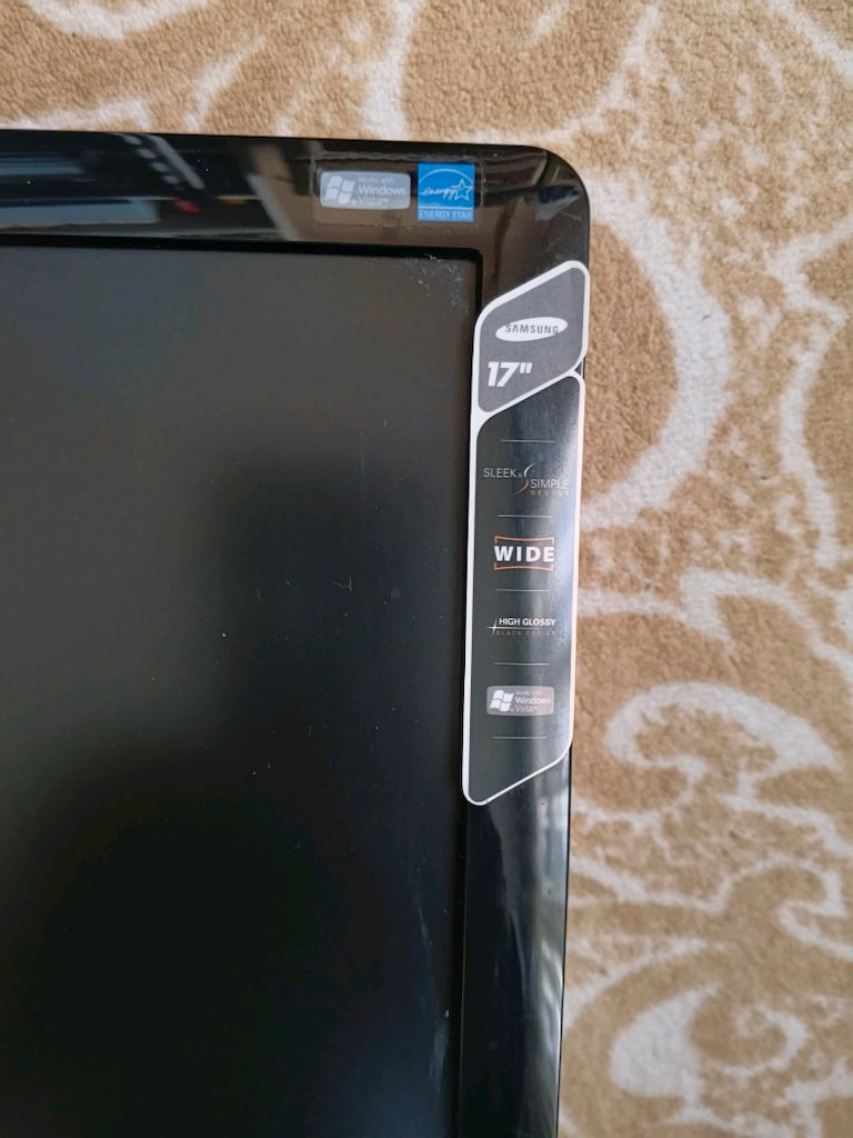 SAMSUNG 732NW LCD MONİTÖR - 2