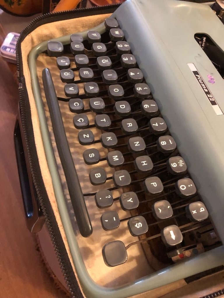 İtalyan Olivetti Pluma 22 Damgalı Antika Daktilo - 3