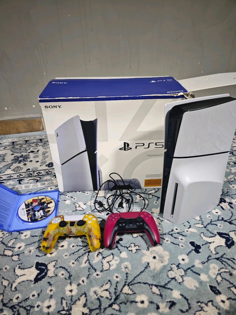 PlayStation 5 SD versiyon 2 kol