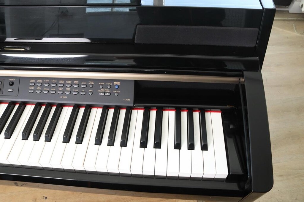 YAMAHA CLP 280 parlak lake sifir ayarinda agac tuslu dijital piyano - 9