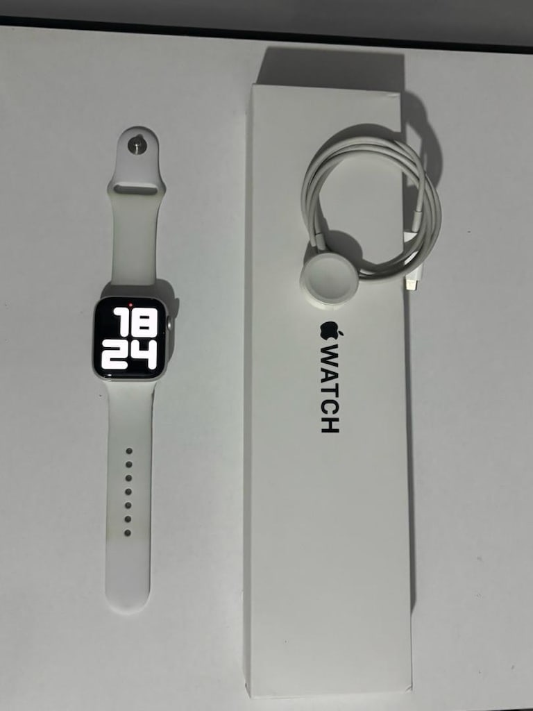 Apple Watch Se 2.Nesil 44 MM