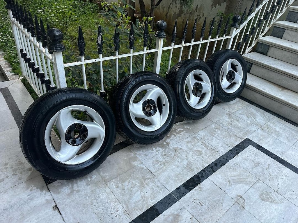 Cumaya bu fiata Sekil 3.kol jant takımı petlas lastik takm 175 70 13 - 2