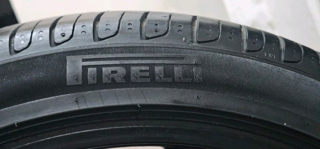 PIRELLI P7- 235/40/19 Lastik - 4