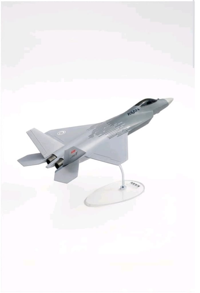 TUSAŞ KAAN Savaş Uçağı 1/48 ölçekli maket - 2