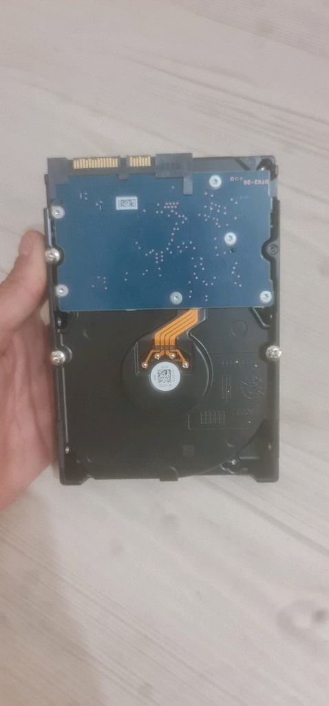 2 kamera 8 girişli kayit cihazı 1 adet 8 li poe swich 1 adet 4 tb hdd - 7