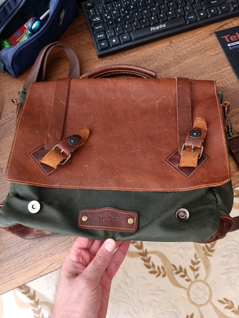 laptop ve evrak çantası - 3