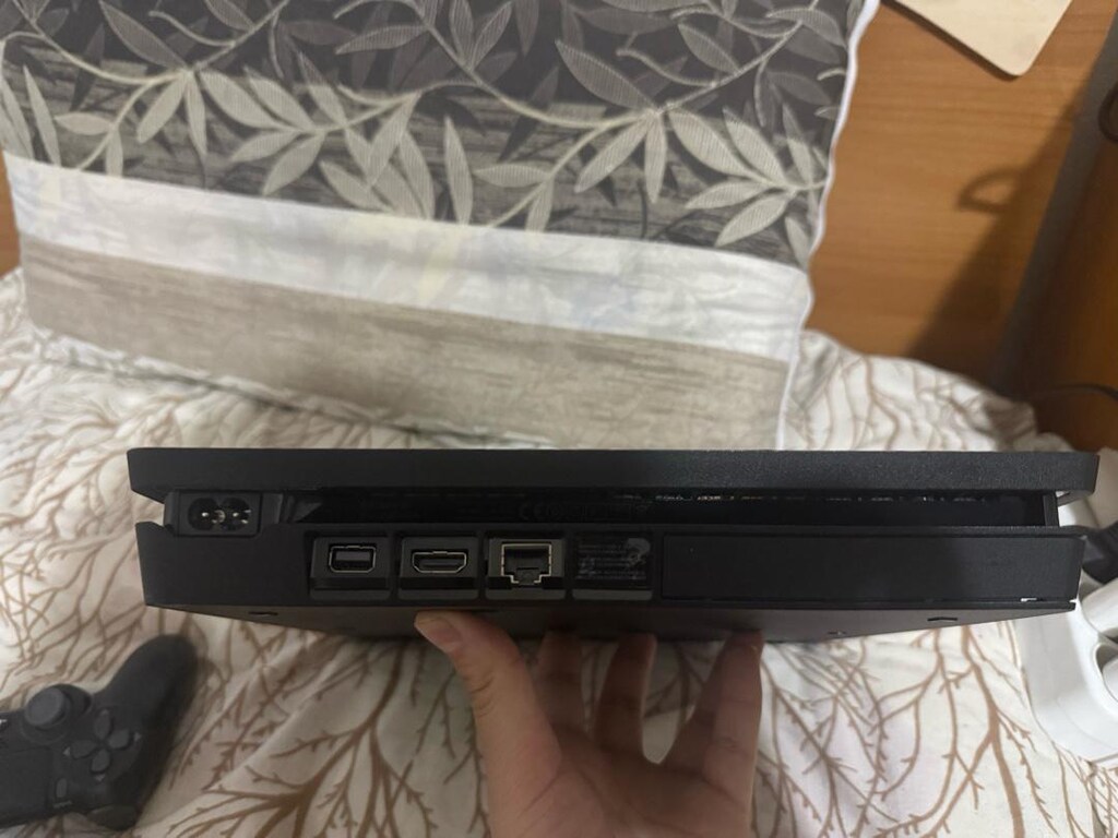 Ps 4 500 GB Slim Kasa - 4