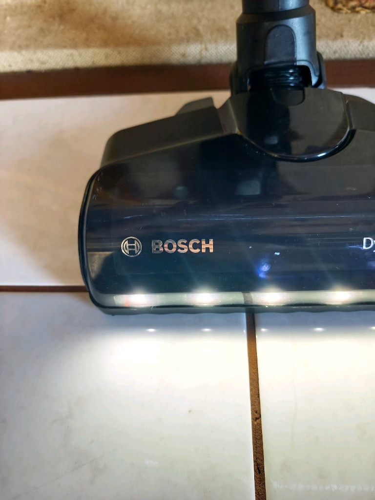 Bosch Unlimited Serie 6, 7 veya 8 şarzlı süpürgeler bir DynamicPower B - 12