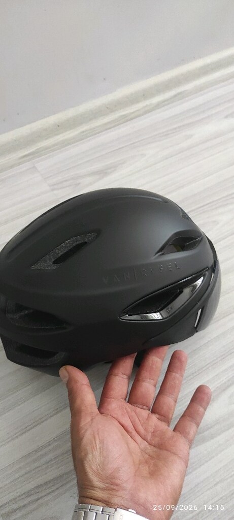 Sıfır decathlon van rysel vizör gözlüklü bisiklet kaskı