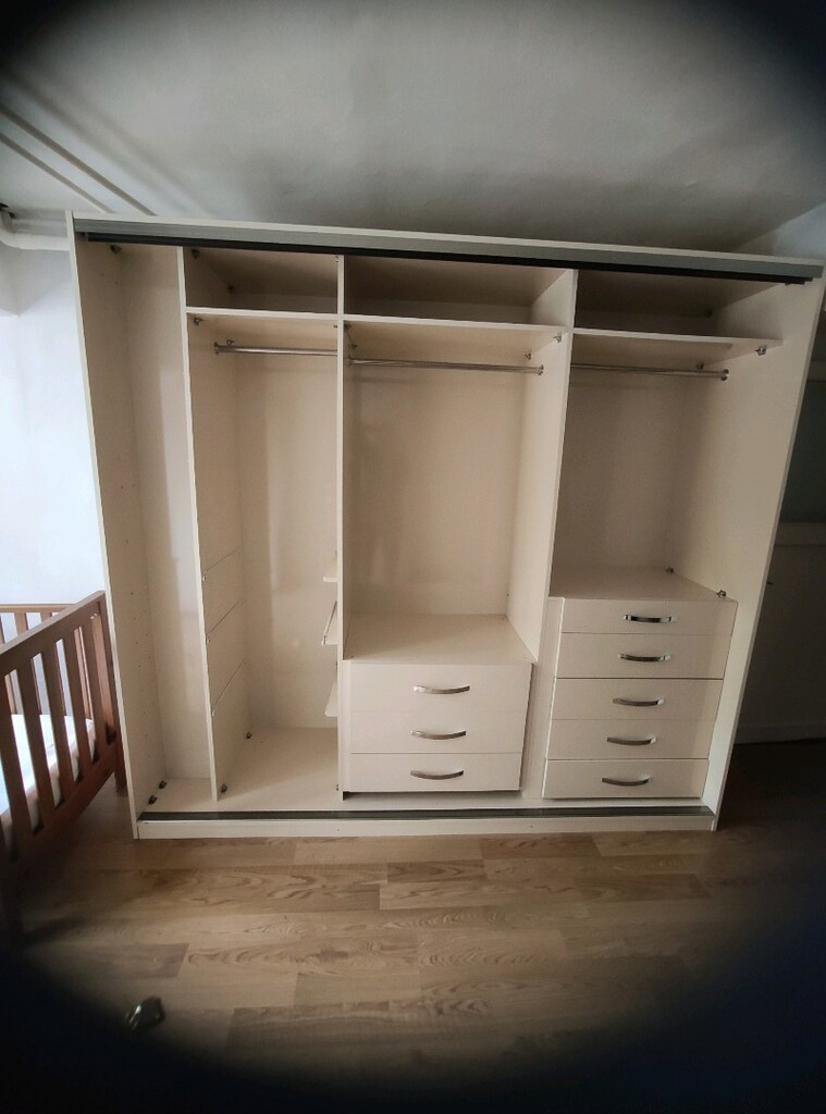 240x220 MDF Lake Gömme Dolap - 3 Kapaklı Aynalı - 8 Çekmeceli - Fikirt - 2