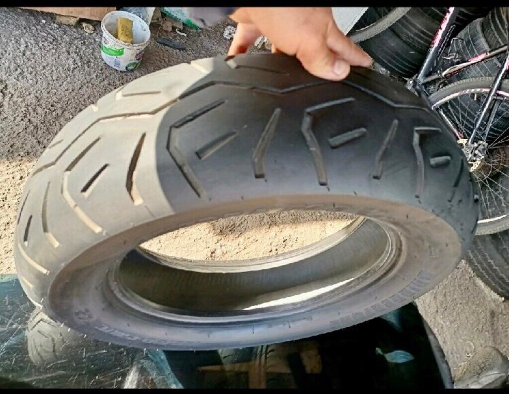 AZ KULLANILMIŞ TEMİZ MOTOR LASTİĞİ - 5
