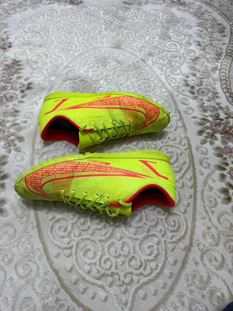 . orijinal Nike krampon