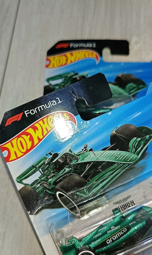HotWheels F1 Team Aston Martin Aramco Équipe - 4