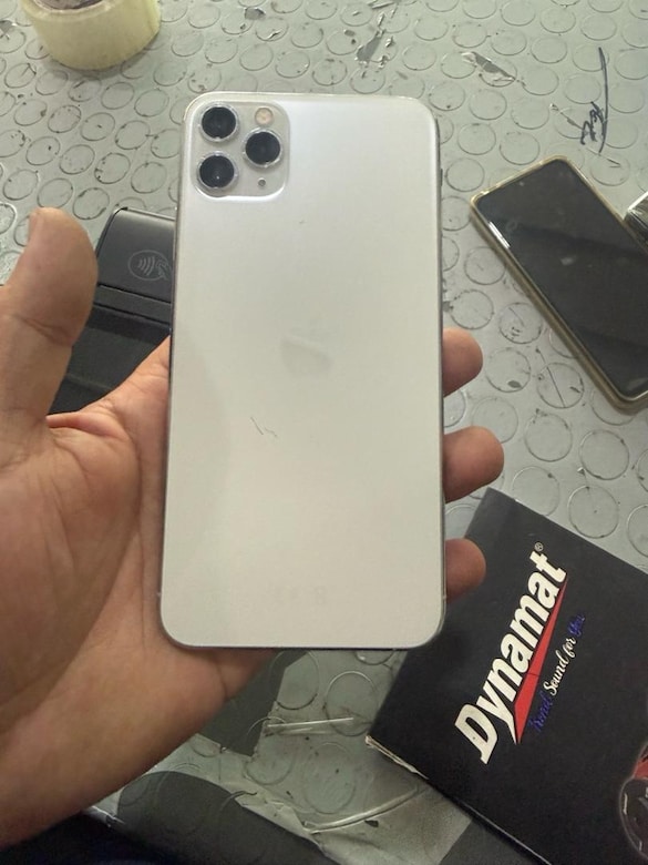 iPhone 11 Pro Max 512 gb yurtdışı 1,5 yıl açık - 4