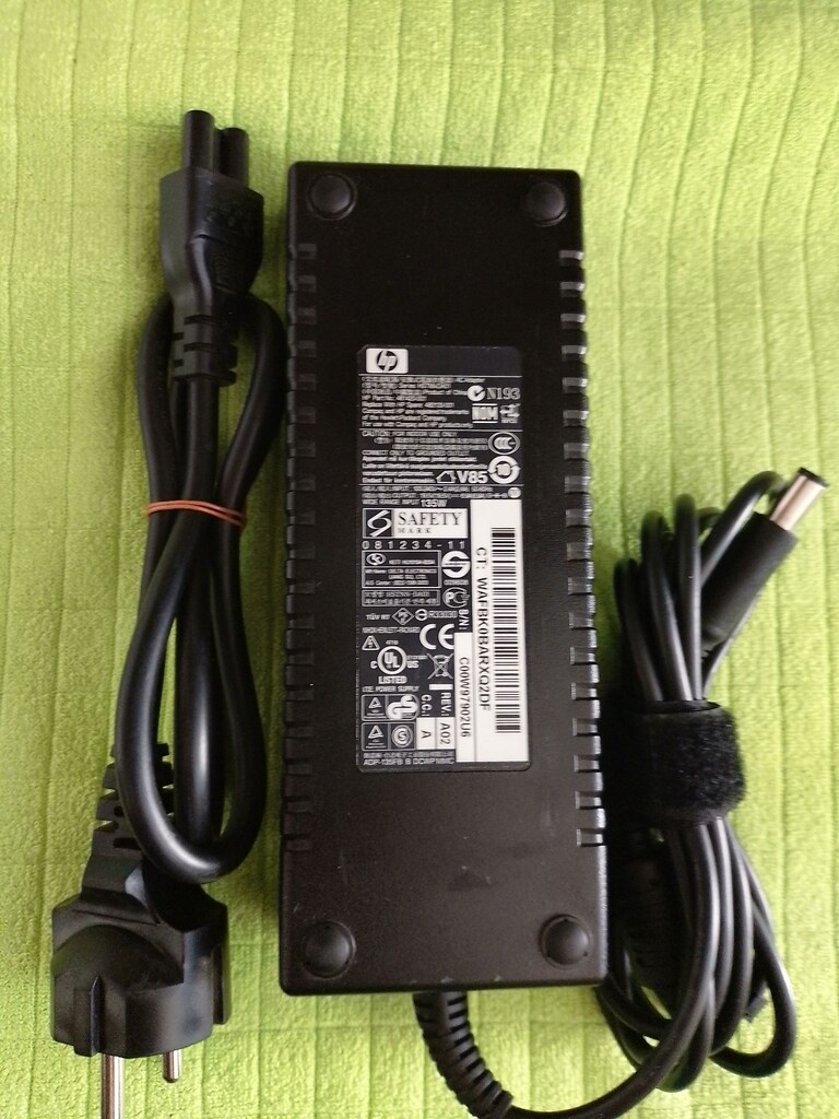 10230 19.5V 6.9A 135W HP ORJİNAL KALIN 7.4x5.0mm İĞNE UC 3500 TL. - 6