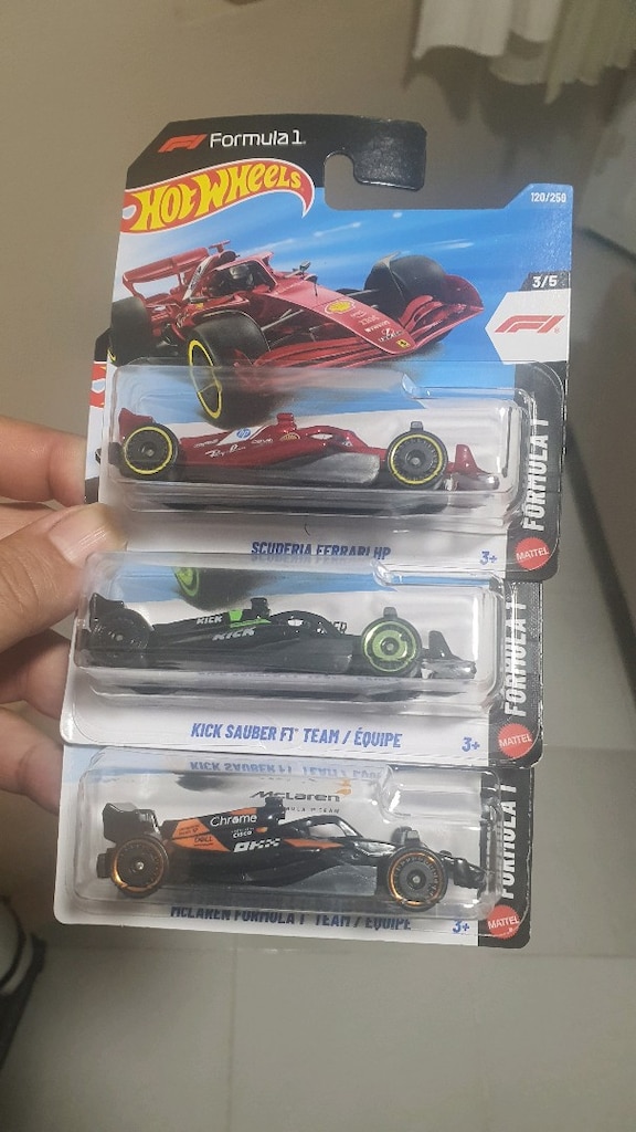 Hotwheels F1 3lü set - 2