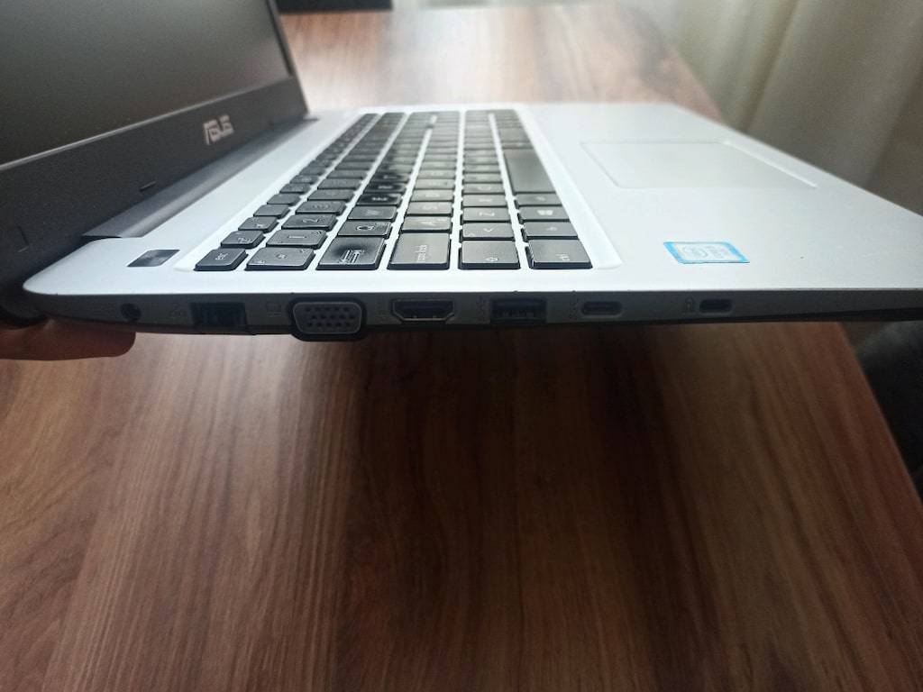 Asus İ5 Laptop - 4