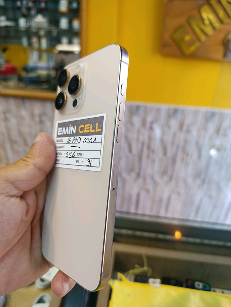 iPhone 16 pro max YD 256 GB - 3