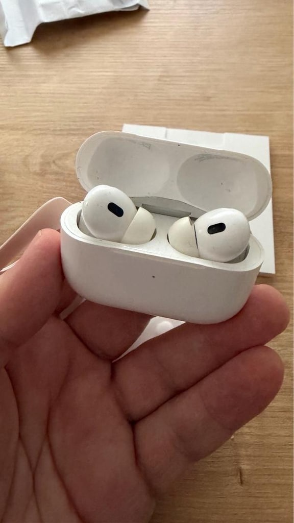 Temiz durumda Apple AirPods Pro 2 - 9
