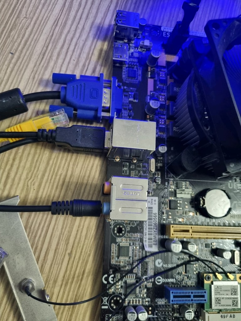 SATILIK ASUS H81 ANAKART İ5 4460 işlemci 8 gb ddr3 rem - 4