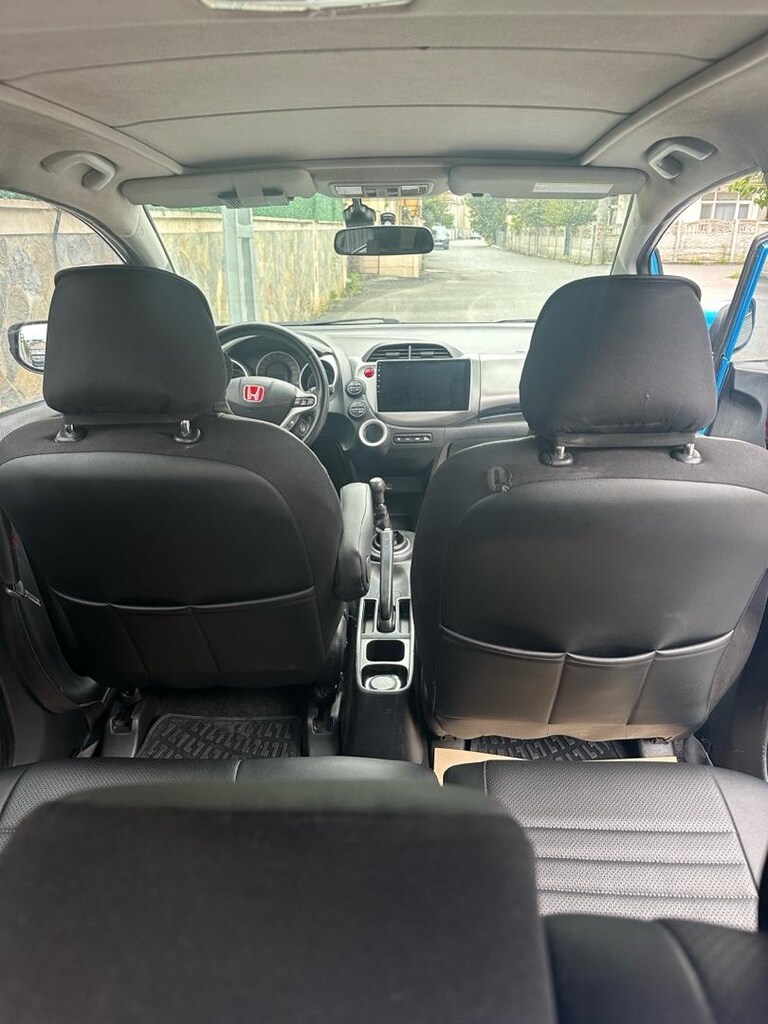 2010 honda jazz - 3