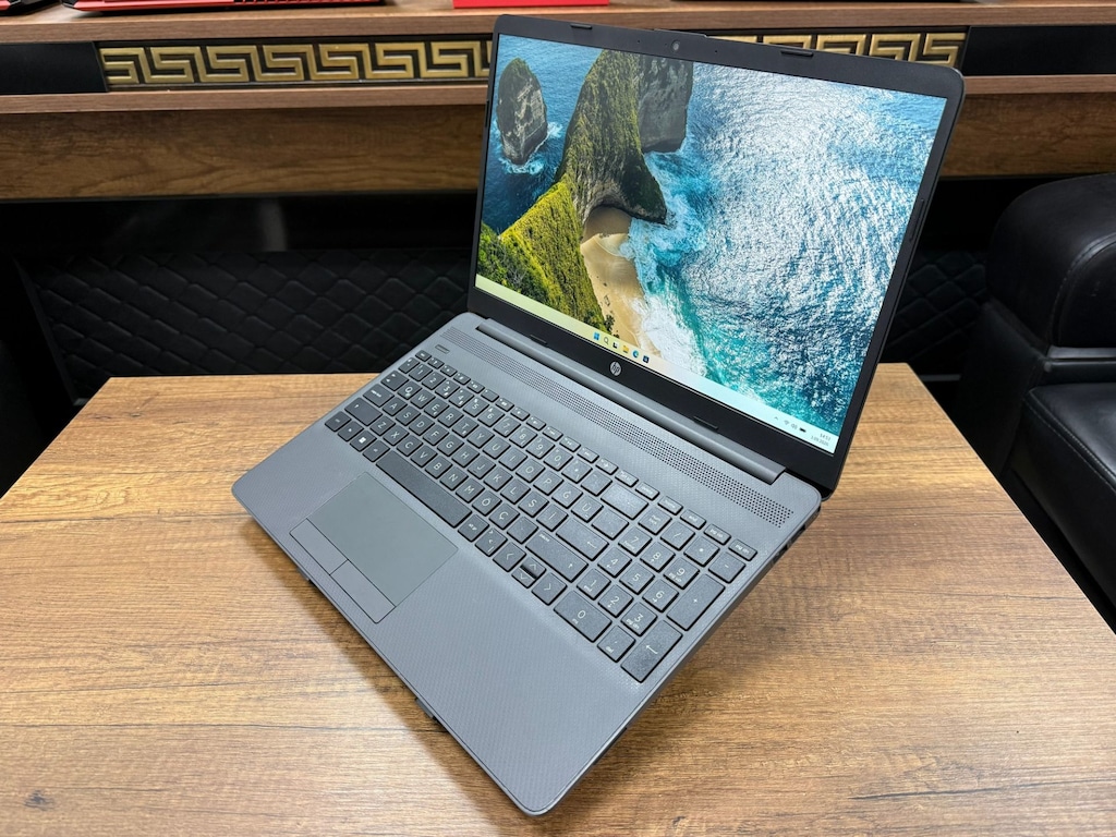 HP 255 G8 Ryzen 5 5500U 32GB RAM 1TB SSD 15.6" Full HD Notebook - 3