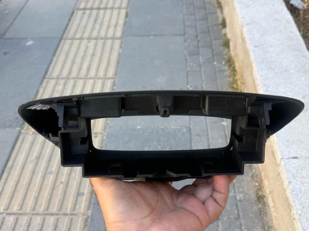 Fluence Bilgi Ekranı Çerçevesi Orjinal Renault Temiz,Megane 3 Teyp Ekr - 4