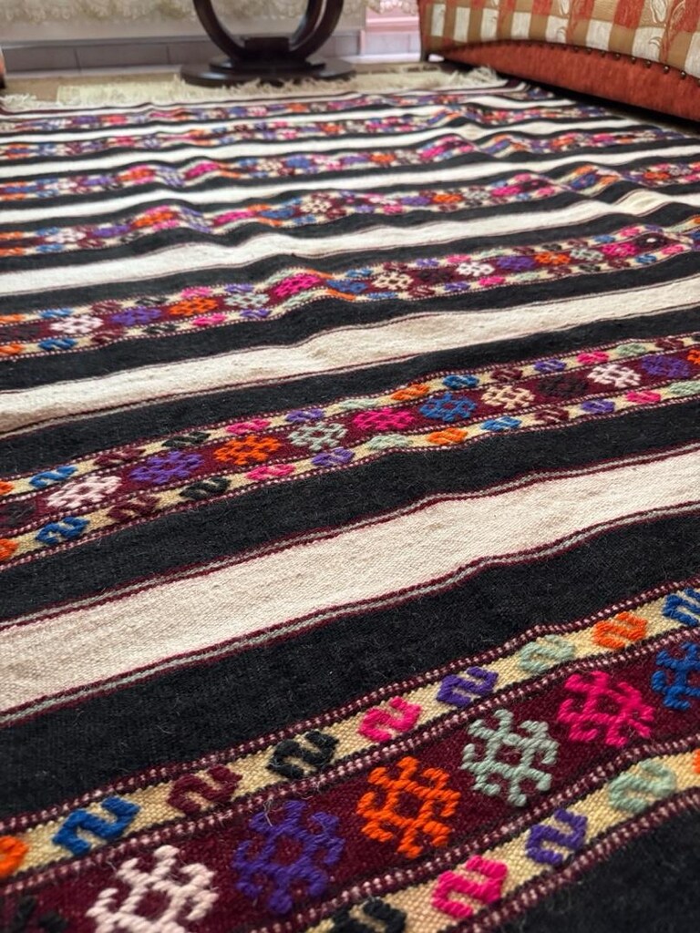 El dokuması kilim - 3