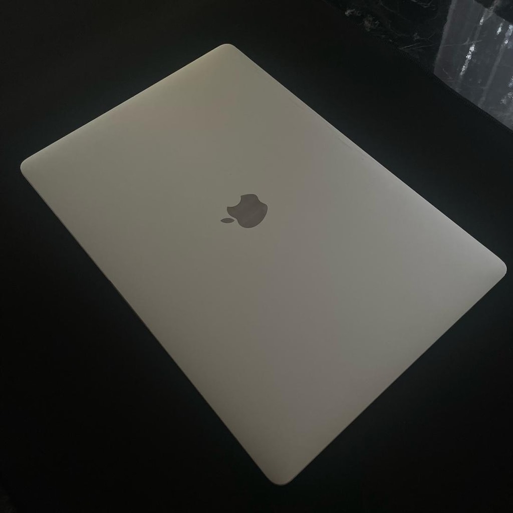 Macbook Pro 15” - 1 TB SSD - 16GB RAM - 3.1 GHZ i7 - 7