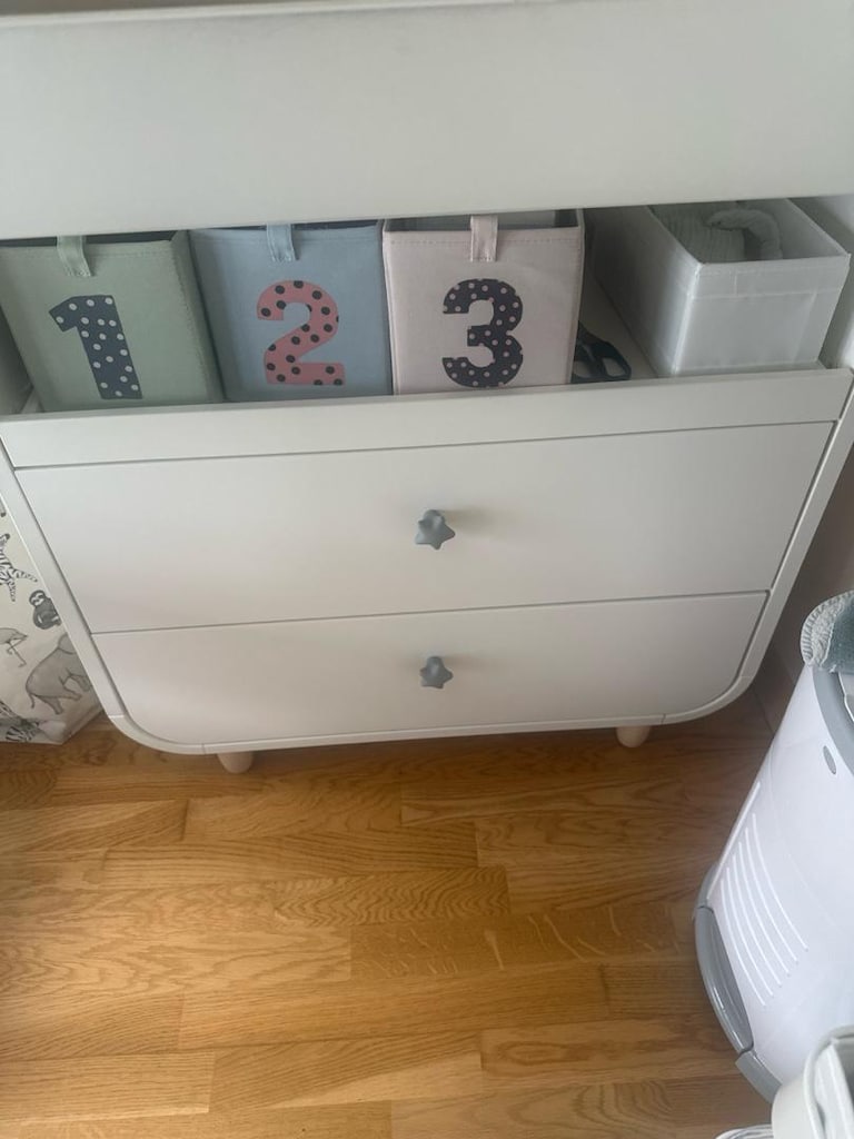 ikea Myllra alt değiştirme masası ve şifonyer - 3