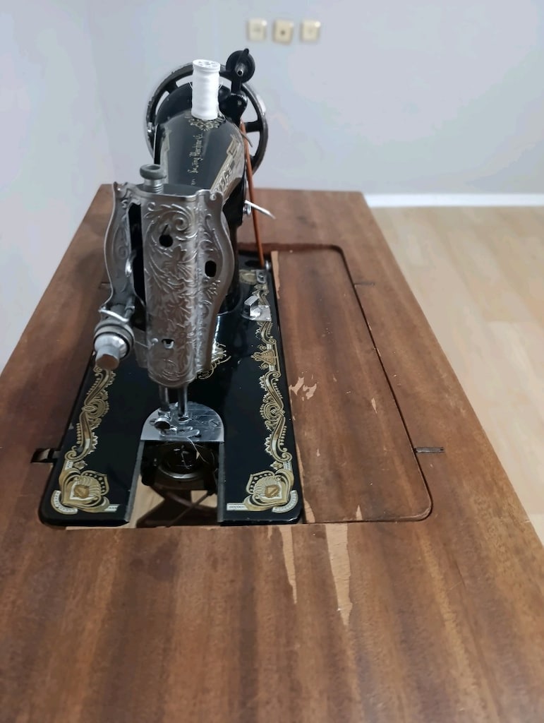 OMEGA Ahşap Tabanlı Vintage Dikiş Makinesi - 13