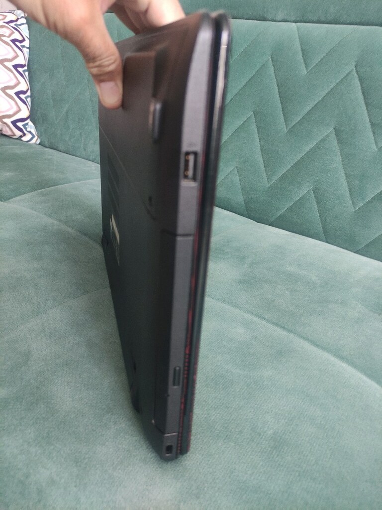 Asus i7 6700HQ / 16 ram /240 SSD/ 4g GB Ekran kart - 6