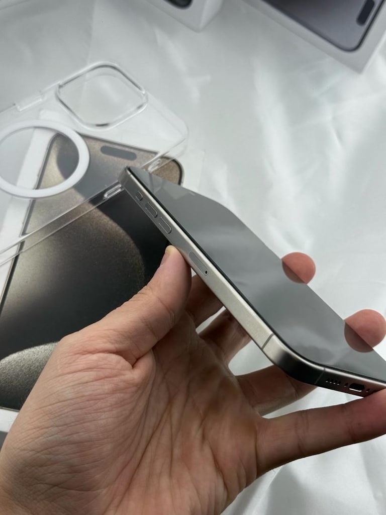 iPhone 15 Pro Max 256 GB YD - 3