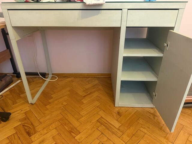 Ikea Micke çalışma masası