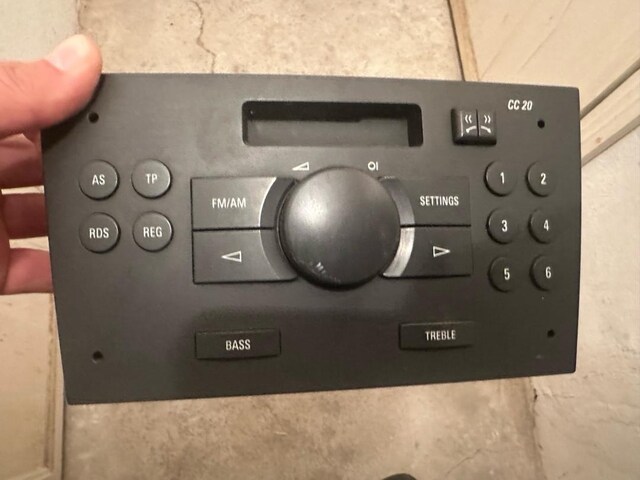 opel corsa c eski kaset calar ve oto radyo