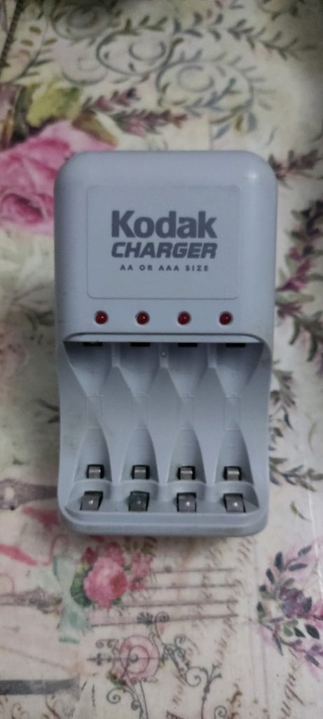 PİL ŞARJ ALETİ. KODAK MARKA. BU FİYATA BAŞKA YOK - 2
