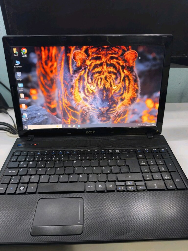 ACER Laptop - 4