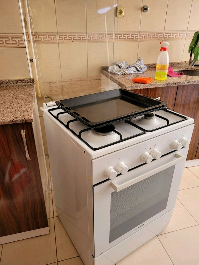 BOSCH - OCAKLI FIRIN ÇOK TEMİZ - 4