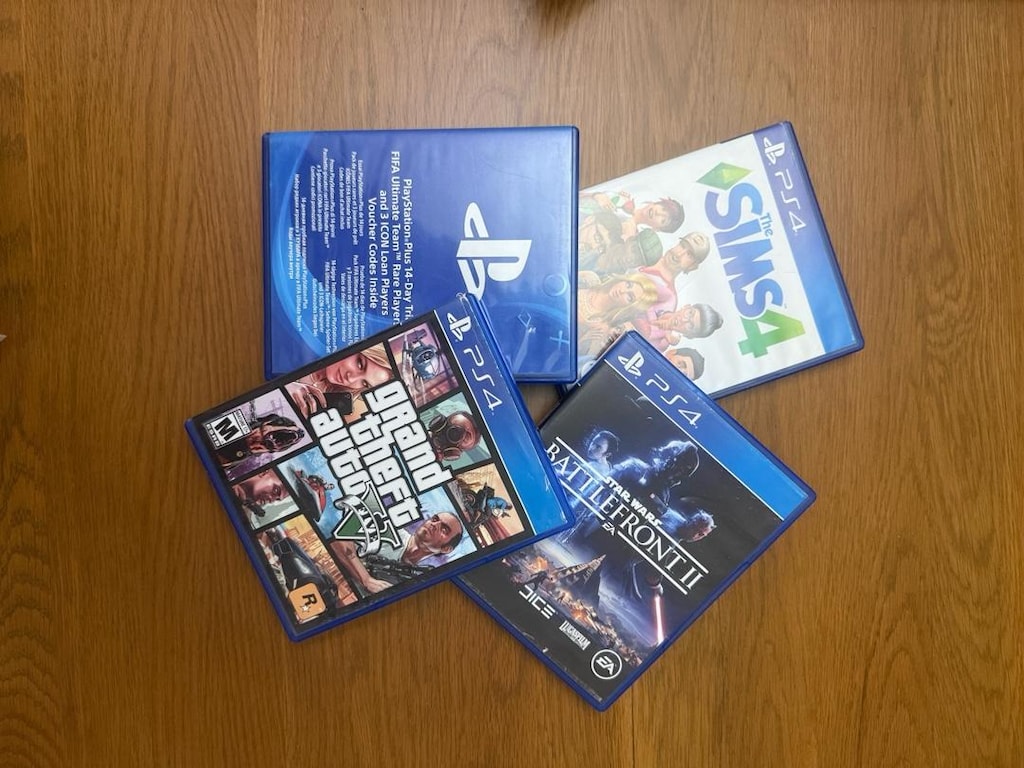 PS4 Slim 500 GB Diskli + Orijinal Kol + 4 adet oyun cd - 4