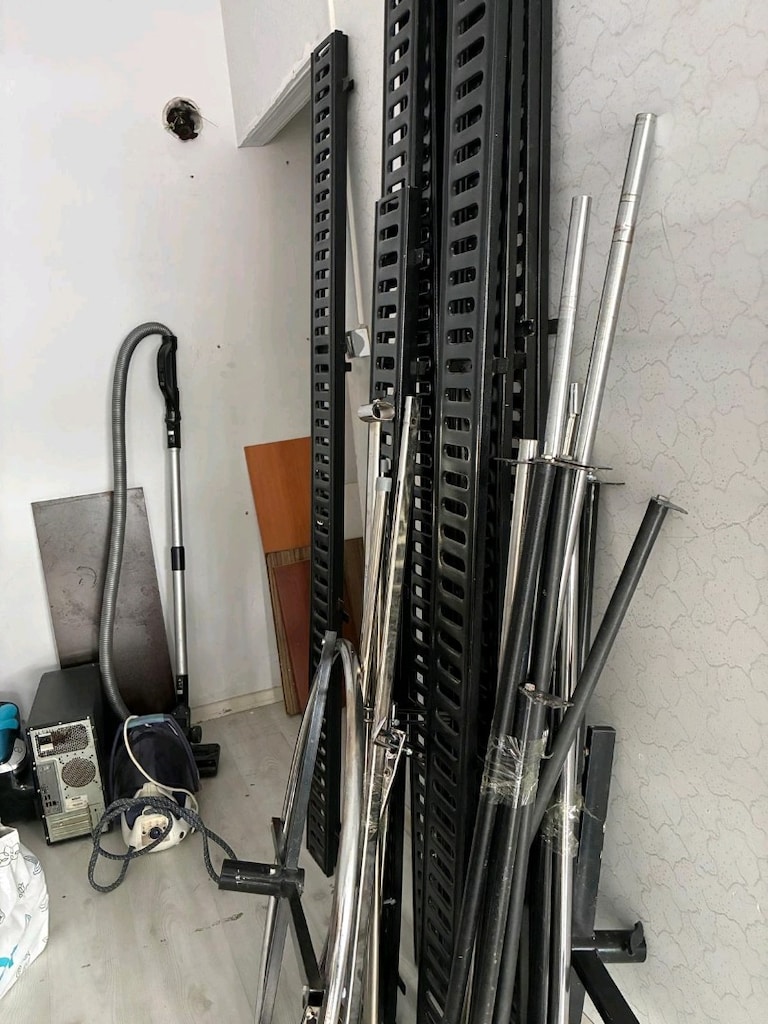 komple mağaza rafları mankenler sepetler satılık - 11