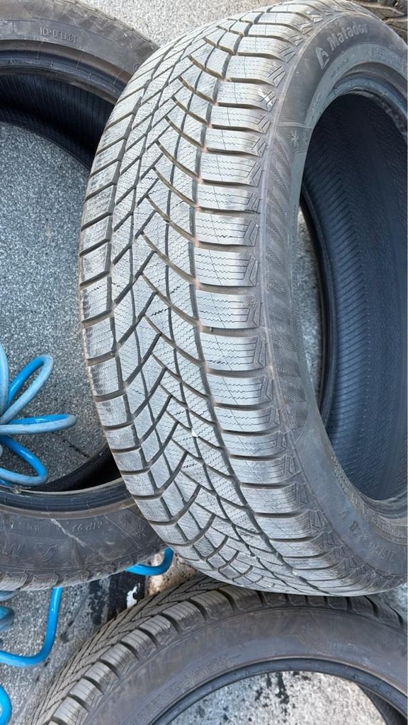 215/50/R18 KIŞ LASTİĞİ VW TROC 1 ay kullanılmış MATADOR nordica