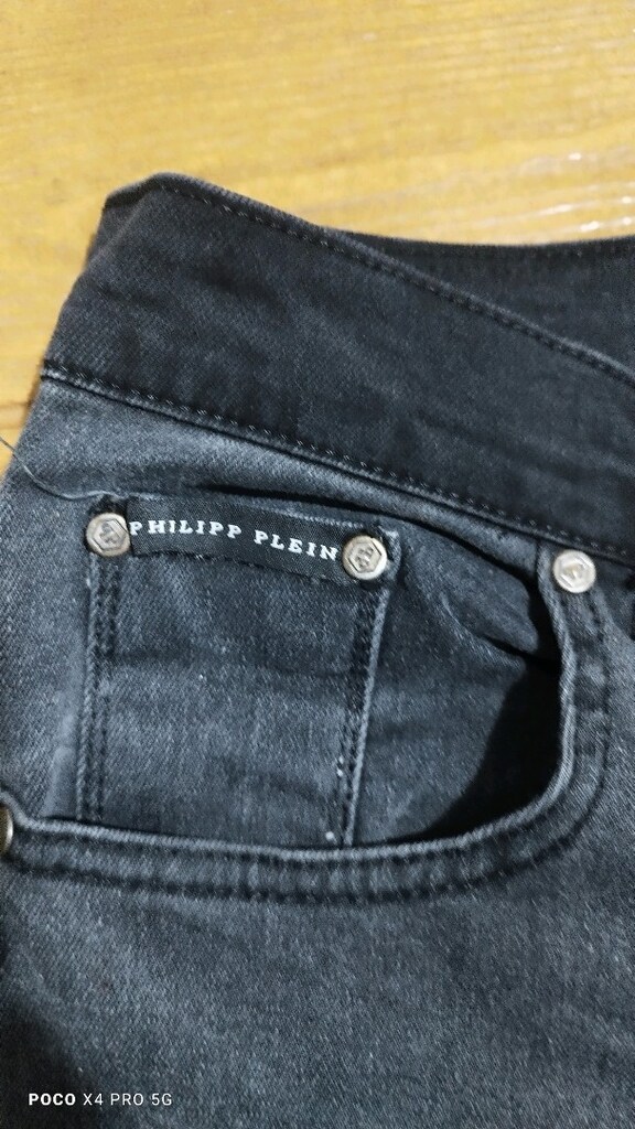 #Philip Plein likralı jeans pantolon..Eni çekilince 49  Boyu 105 - 2