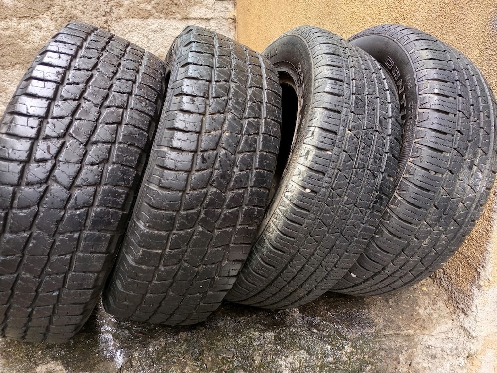 215/65/16 SUV 4x4 ikisi Petlas 23 ikisi Continental 17 sonu - 2
