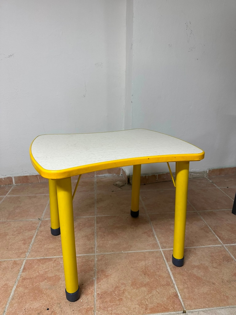KLAS OFİS ÜSKÜDAR 50x70 SARI ANAOKULU SIRASI - 2