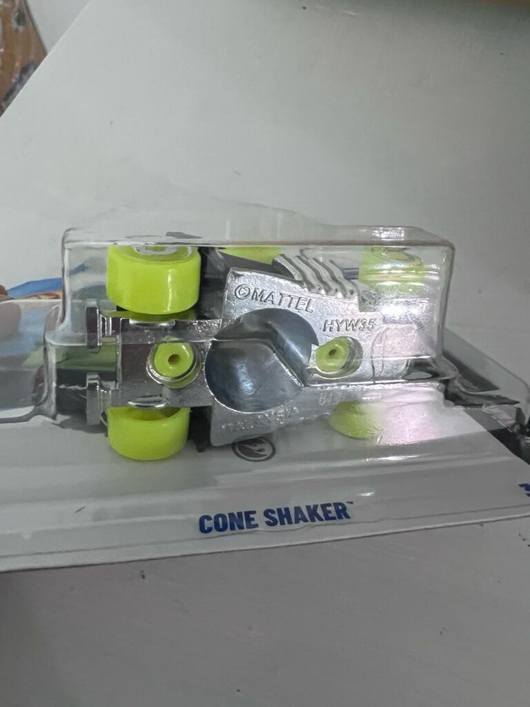 Hot Wheels Cone Shaker TH - 2