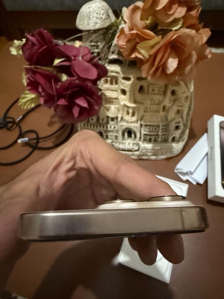 iPhone 16 Pro - 4